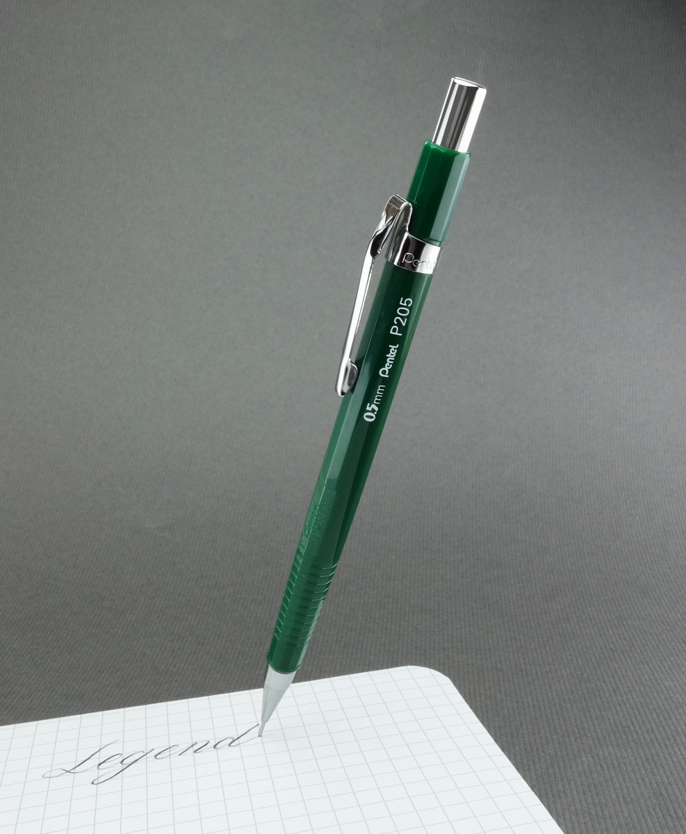 Механический карандаш Pentel P205, грифель 0,5 мм