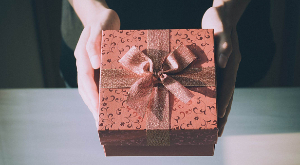 Дарить и получать подарки — приятно и трогательно.